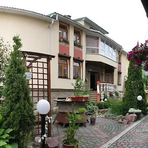 Rayske Yabloko Hotel Lviv